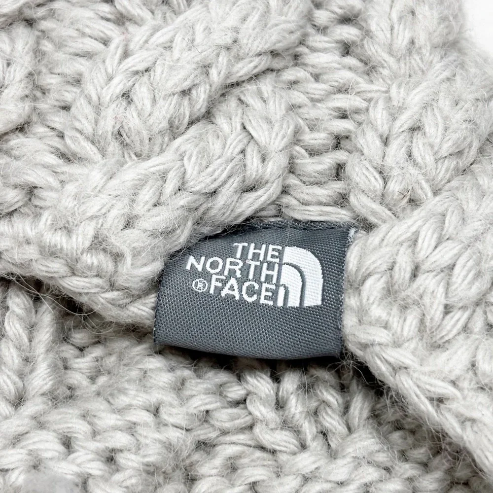 The North Face Gray Chunky Cable Knit Earflap Beanie Hat Alpaca Wool‎ Blend
